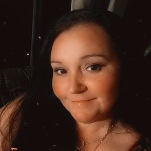 Meet your Posher, Leslie adams